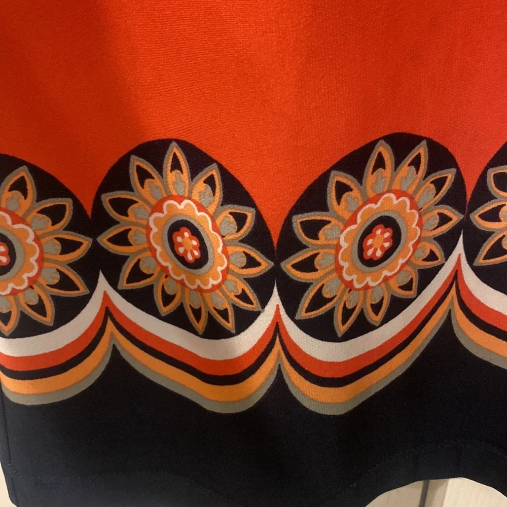 Patterned Dress - Picture 4 of 6